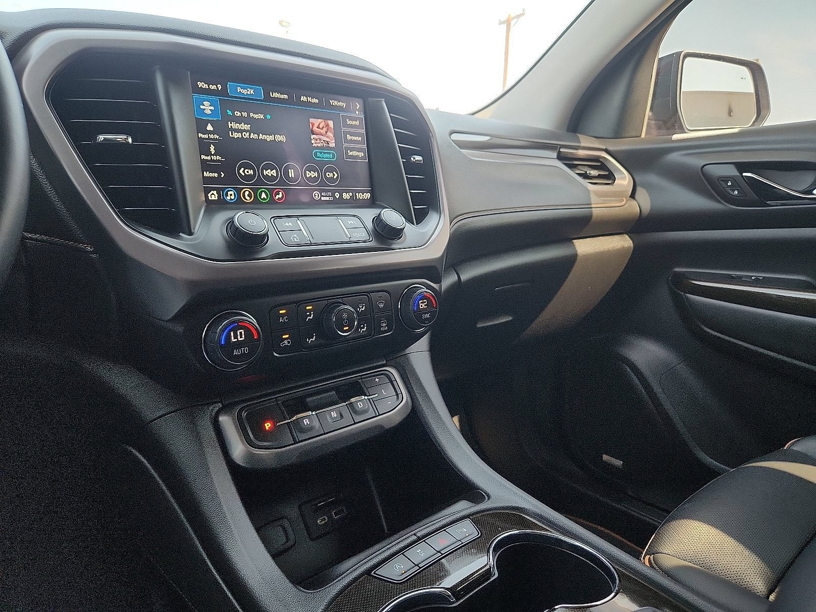 2023 GMC Acadia AT4