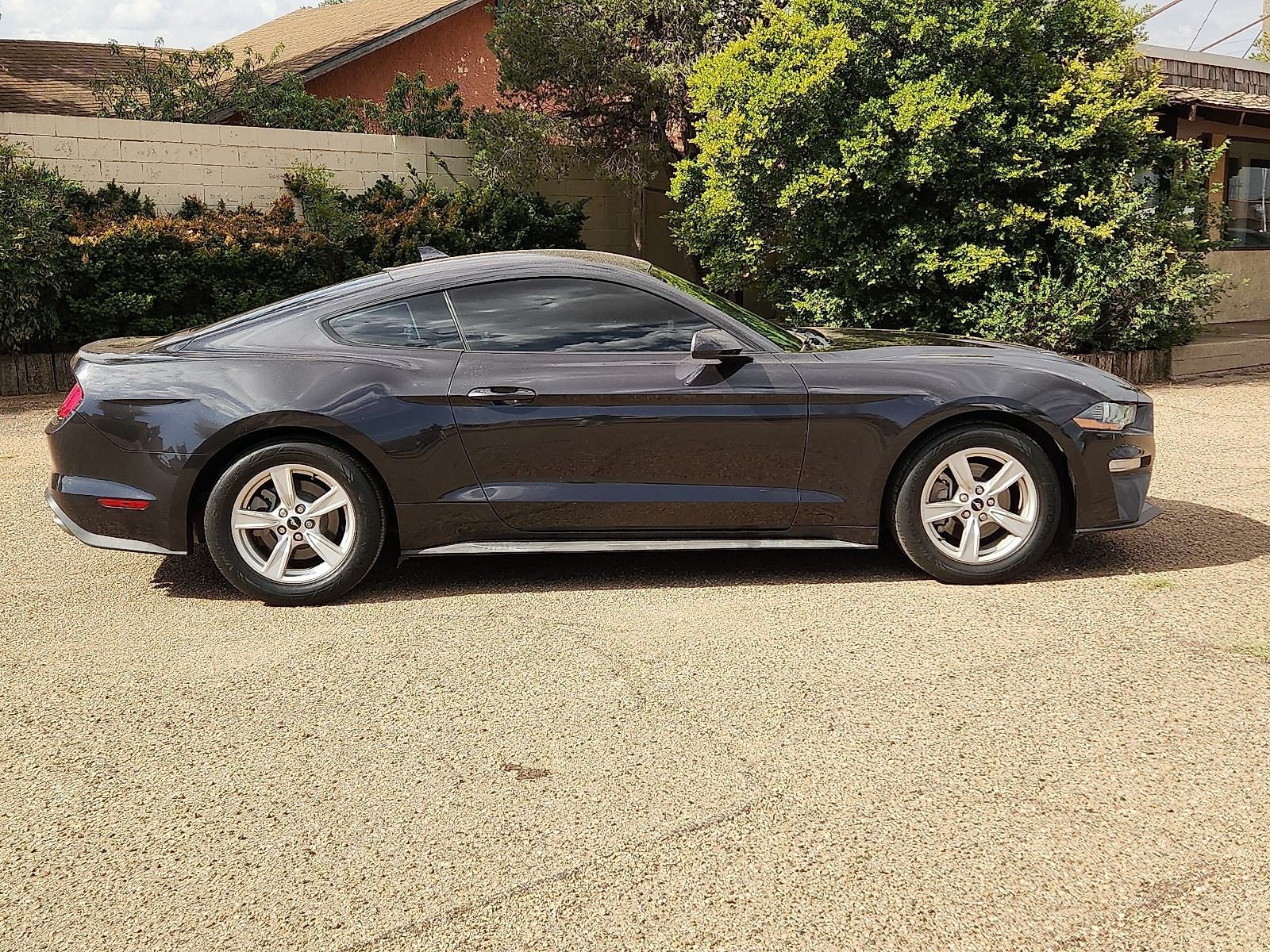 2022 Ford Mustang EcoBoost