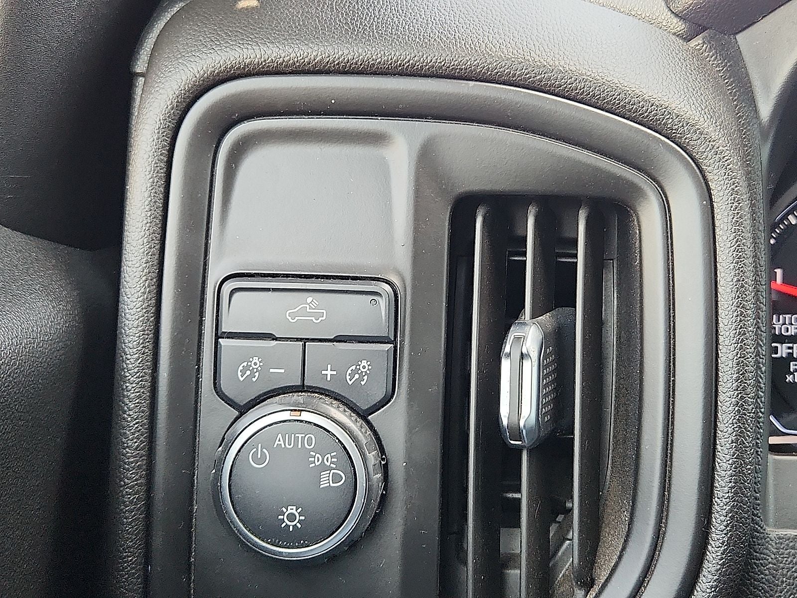 2020 Chevrolet Silverado Custom
