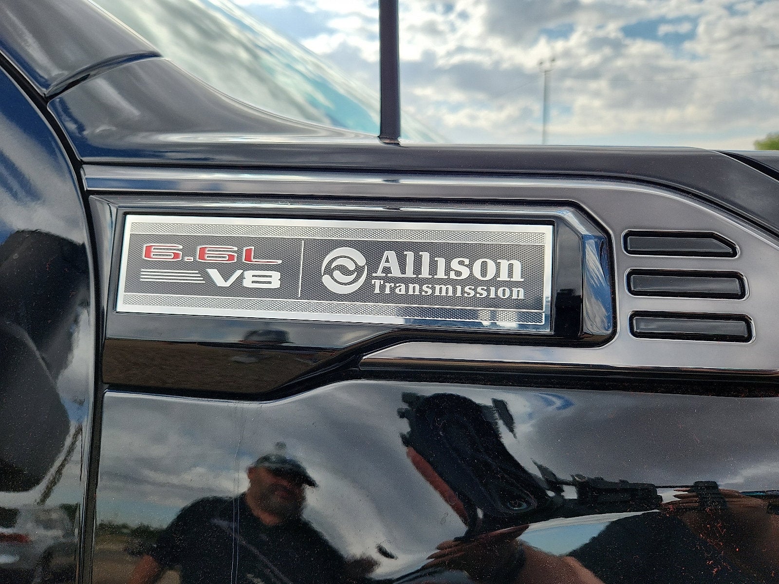 2025 GMC Sierra HD AT4