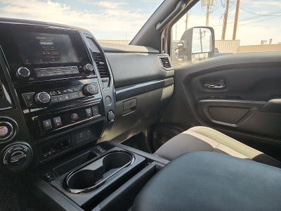 2023 Nissan Titan SV