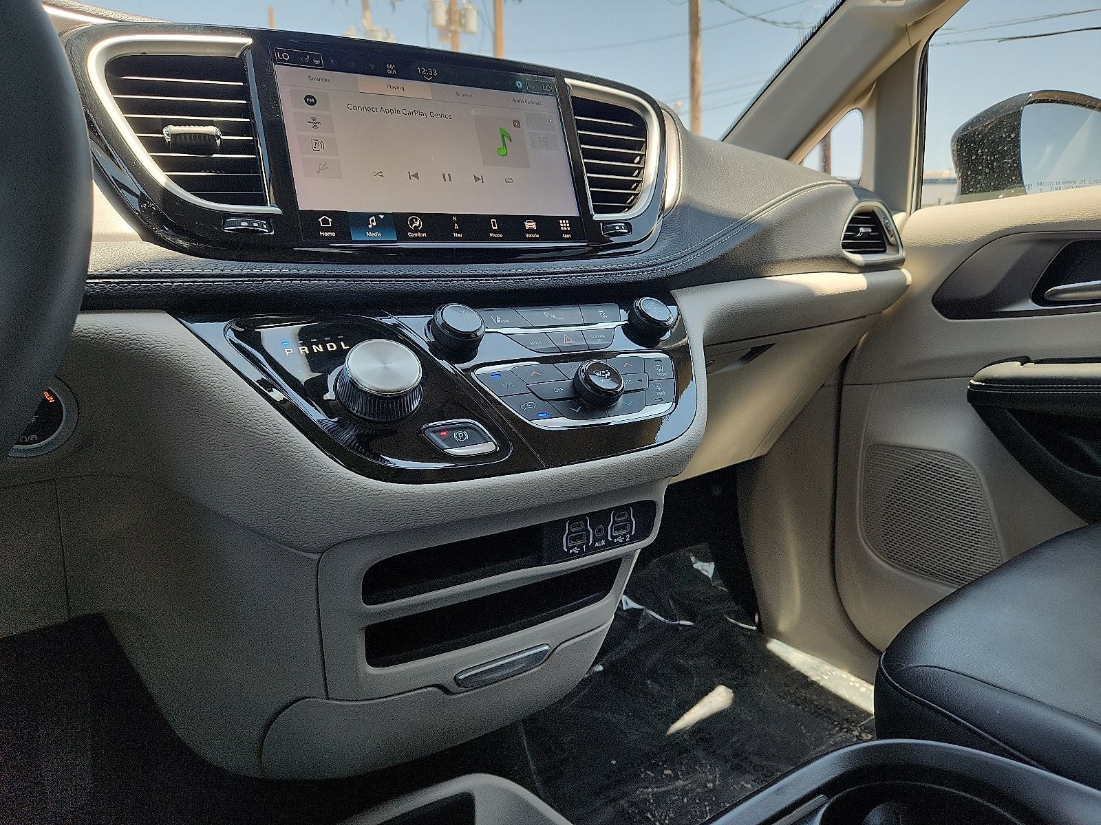 2024 Chrysler Pacifica Select