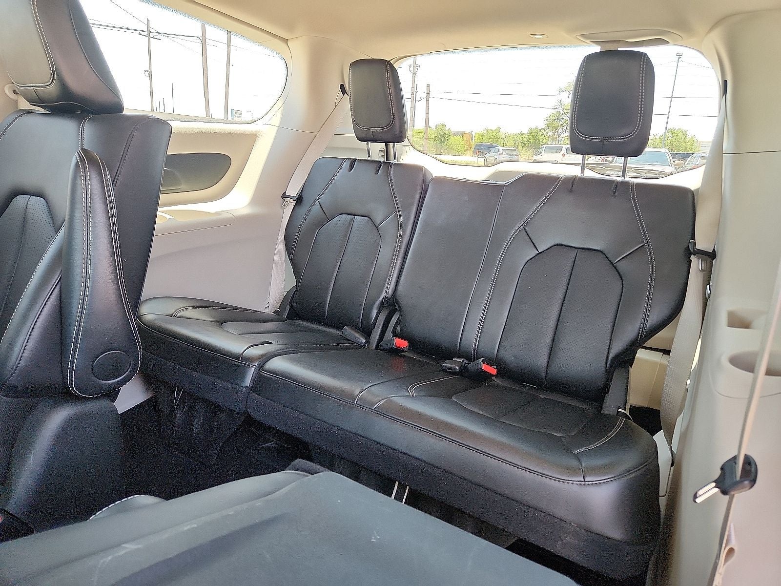 2024 Chrysler Pacifica Select