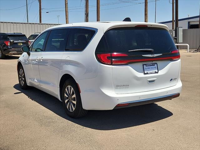 2024 Chrysler Pacifica Select