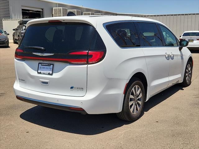 2024 Chrysler Pacifica Select