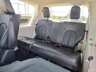 2024 Chrysler Pacifica Select