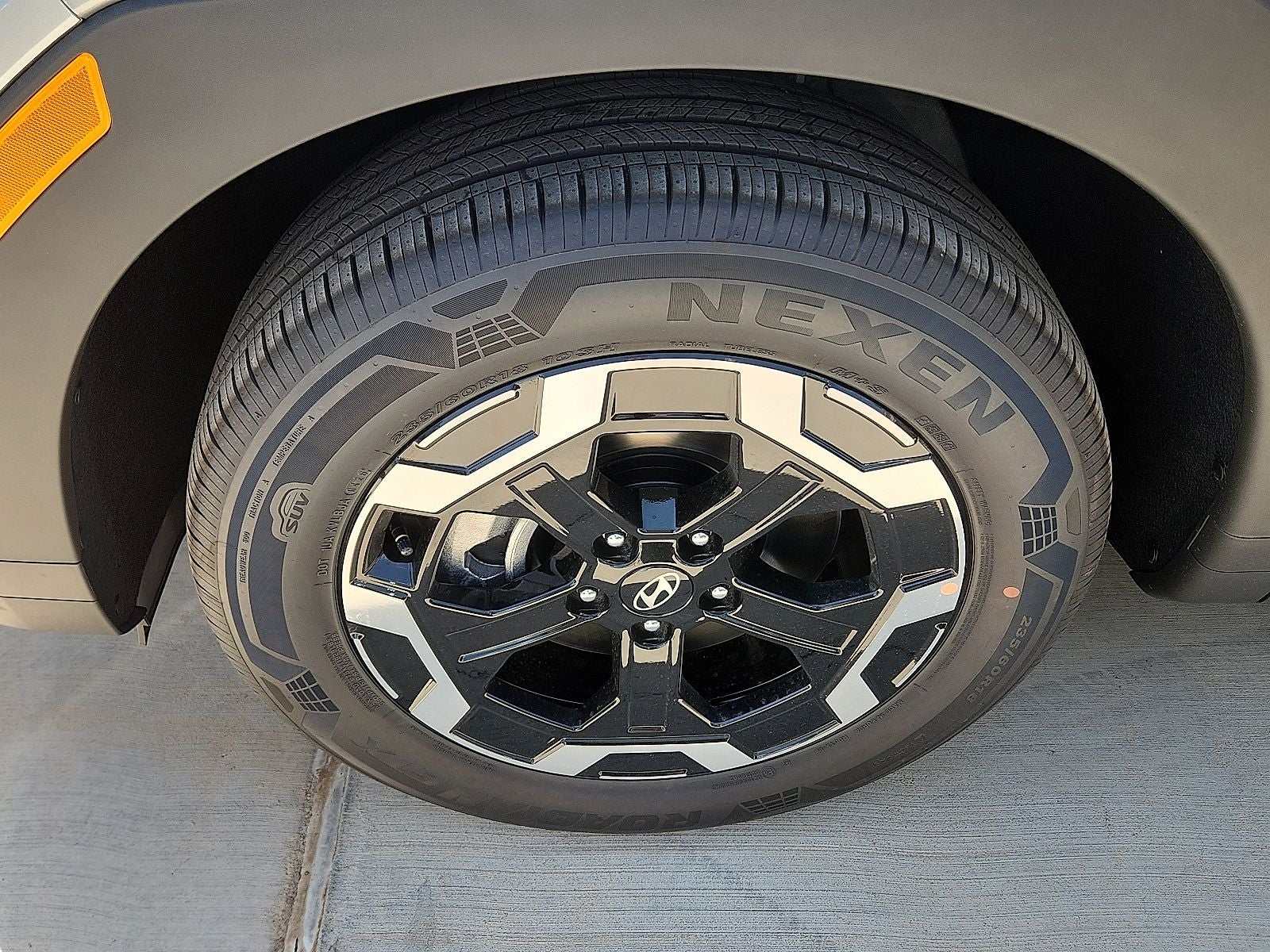 2027 Hyundai Santa Fe SE