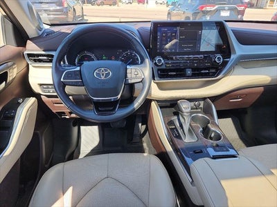 2021 Toyota Highlander Hybrid Platinum