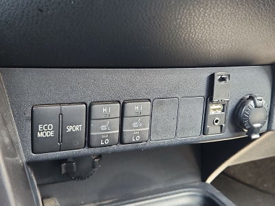 2017 Toyota RAV4 SE
