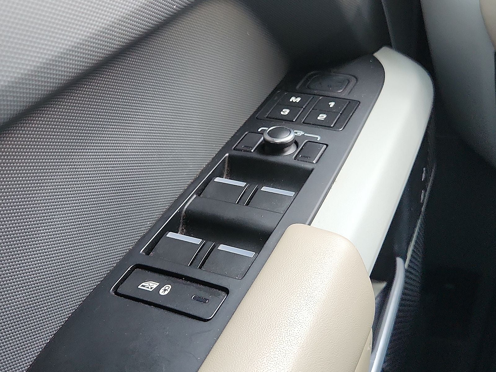 2022 Land Rover Defender X-Dynamic HSE