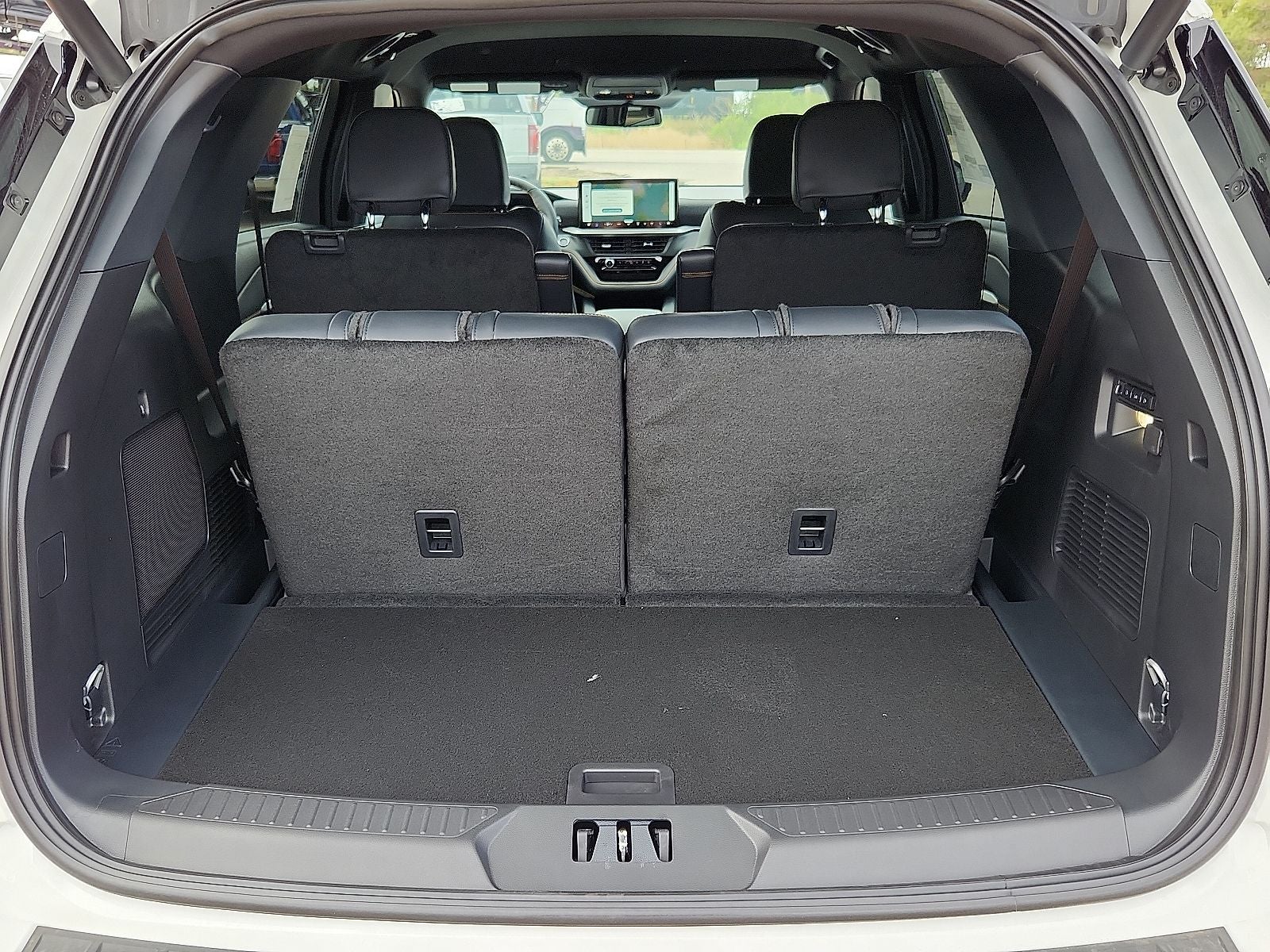 2027 Ford Explorer 4-Door 4DR AWD TREMOR